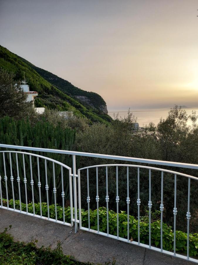 Hotel Lucia Castellammare di Stabia Bagian luar foto