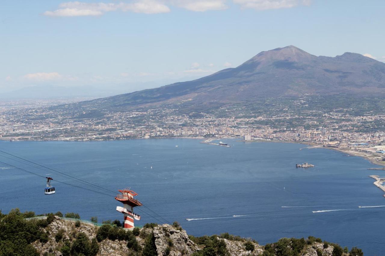 Hotel Lucia Castellammare di Stabia Bagian luar foto